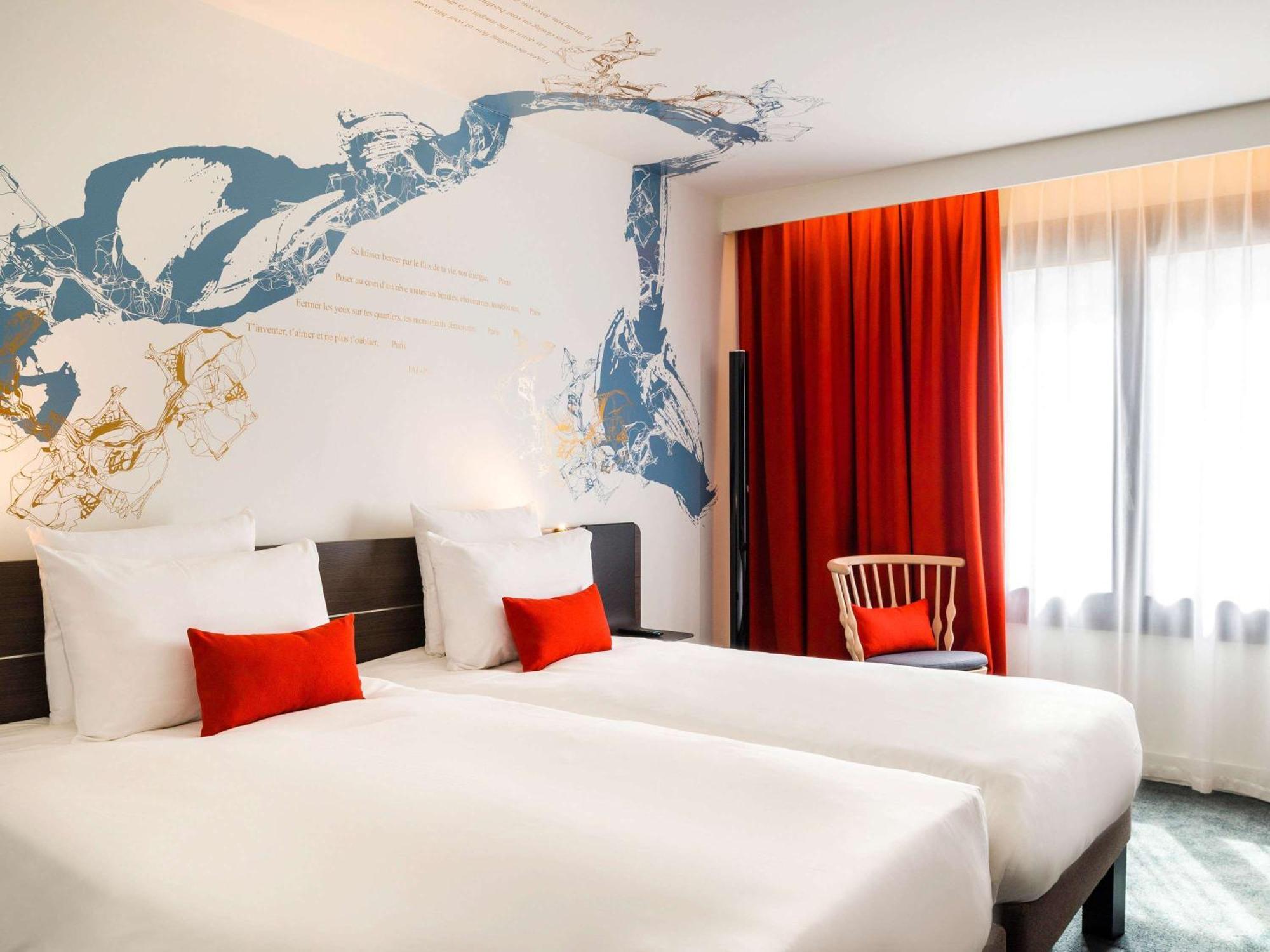Novotel Paris Les Halles Exterior photo