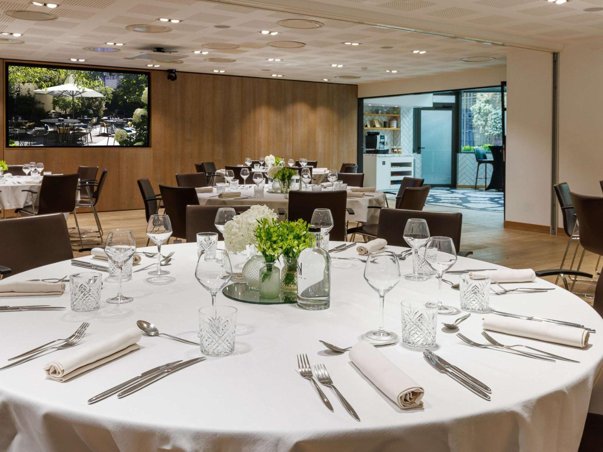 Novotel Paris Les Halles Exterior photo