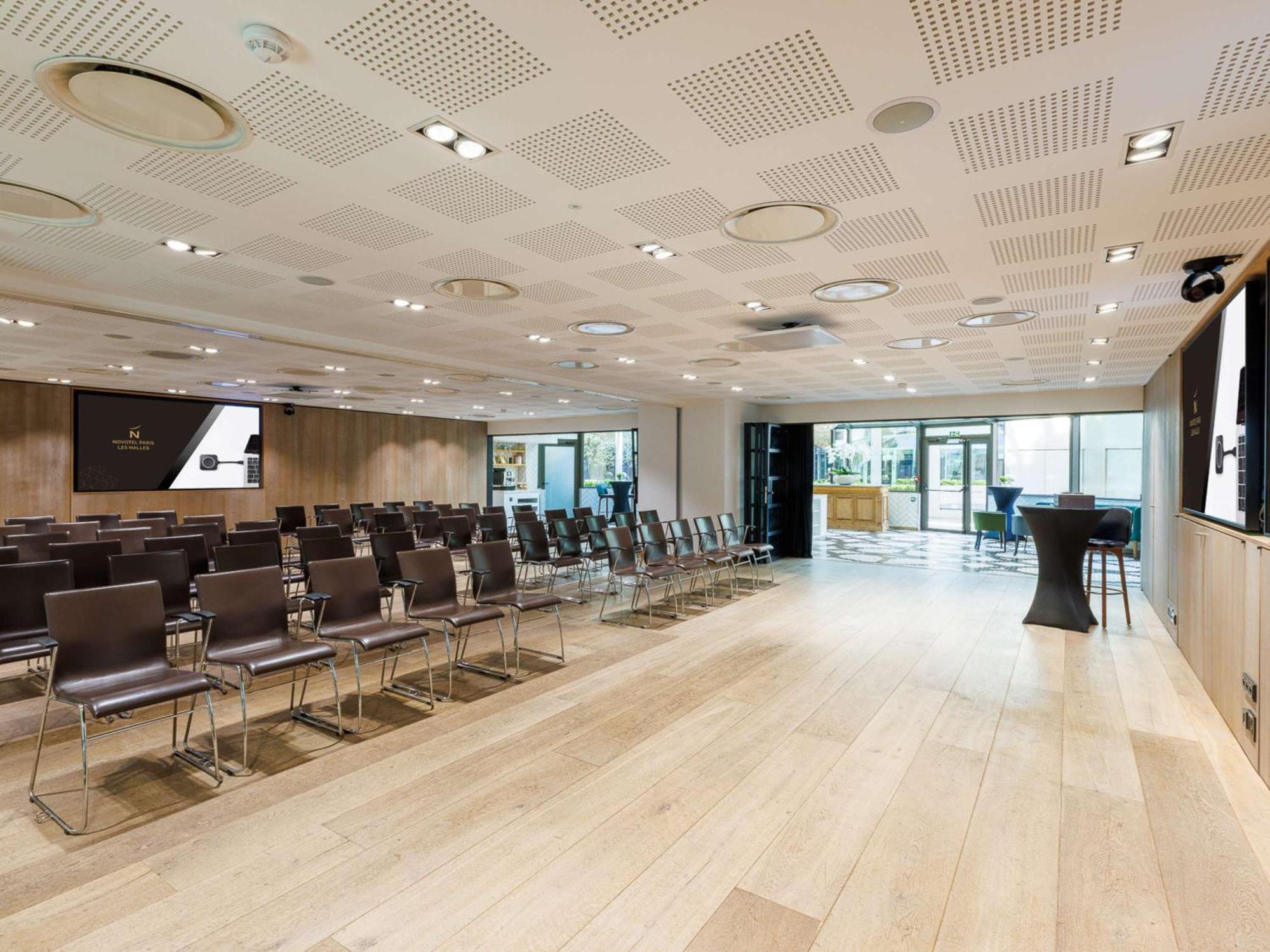 Novotel Paris Les Halles Exterior photo